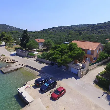 Apartmán Ena 4 *