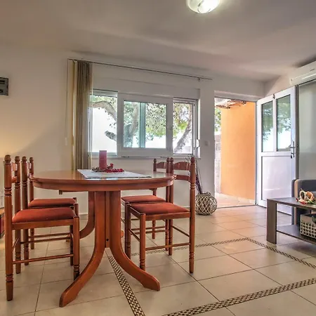 Apartment Ena 4 Betina (Sibenik-Knin)