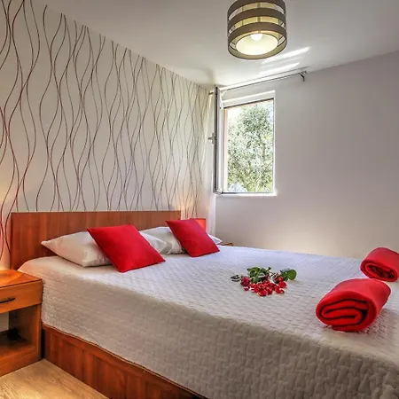 Apartmán Ena 4 *