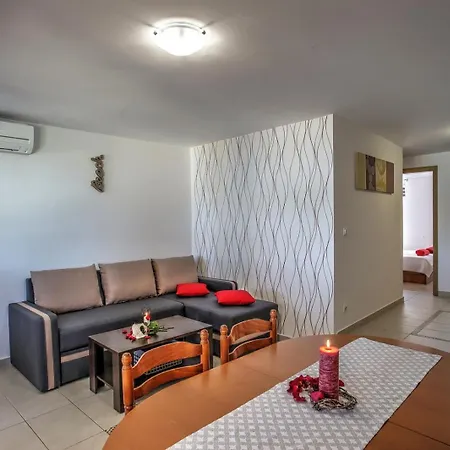 Ena 4 * Betina (Sibenik-Knin)