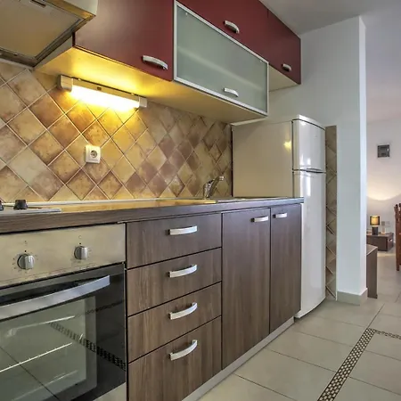 Apartment Ena 4 *