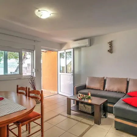Apartment Ena 4 Betina (Sibenik-Knin)