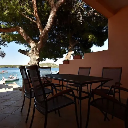 Apartment Ena 4 *