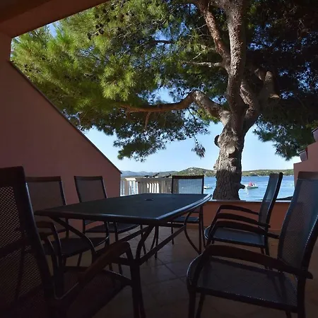 Ena 4 Apartment